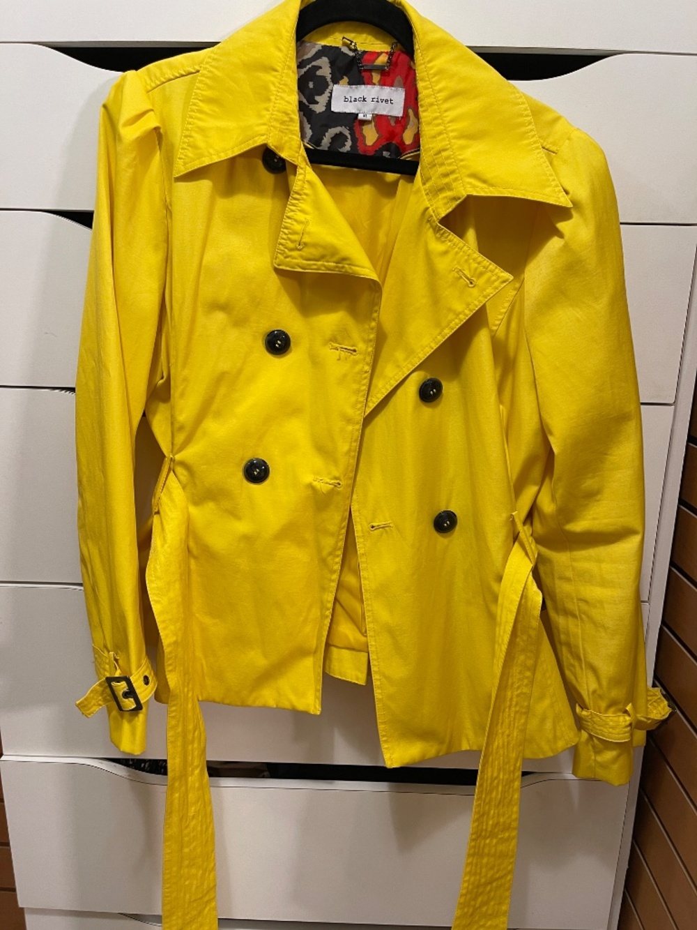 Black rivet yellow short trench coat women XL - Picture 5 of 8